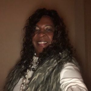 Meet your Posher, Earnestine